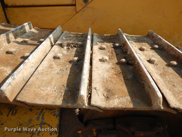 image for item HP9564 2002 John Deere 750C LT Series II  dozer