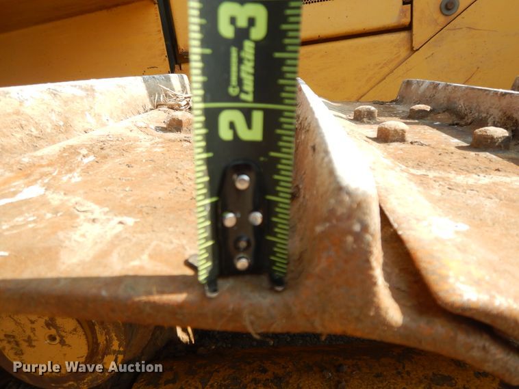 image for item HP9564 2002 John Deere 750C LT Series II  dozer