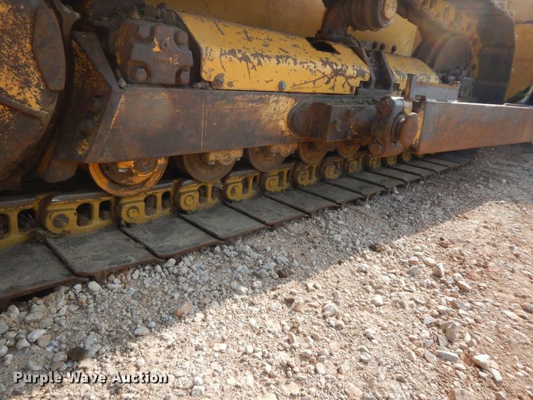 image for item HP9564 2002 John Deere 750C LT Series II  dozer