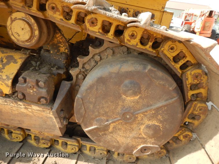 image for item HP9564 2002 John Deere 750C LT Series II  dozer