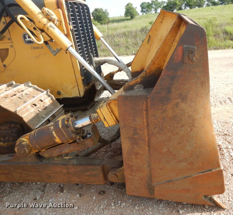 image for item HP9564 2002 John Deere 750C LT Series II  dozer
