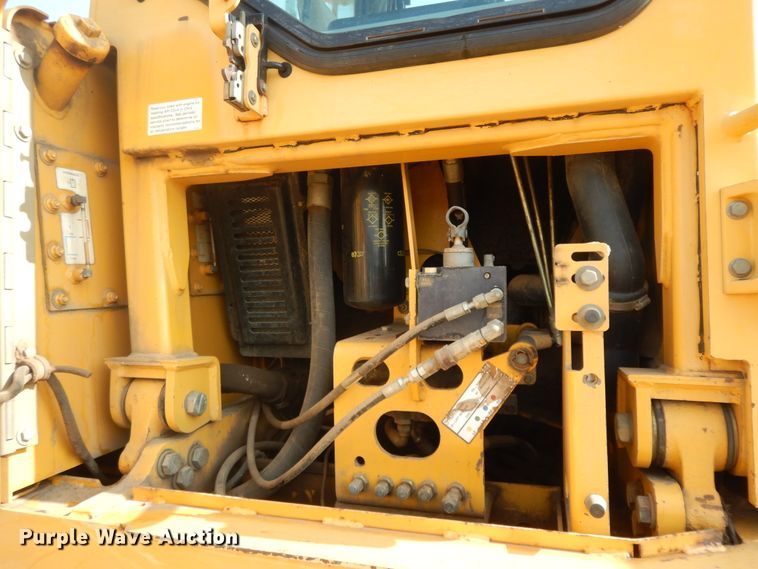 image for item HP9564 2002 John Deere 750C LT Series II  dozer