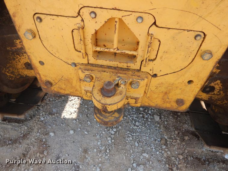 image for item HP9564 2002 John Deere 750C LT Series II  dozer