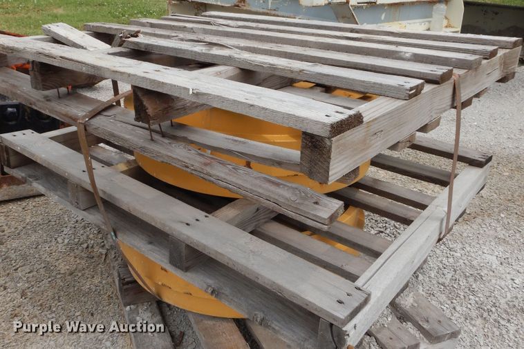 image for item HP9603 Caterpillar D8N  idlers