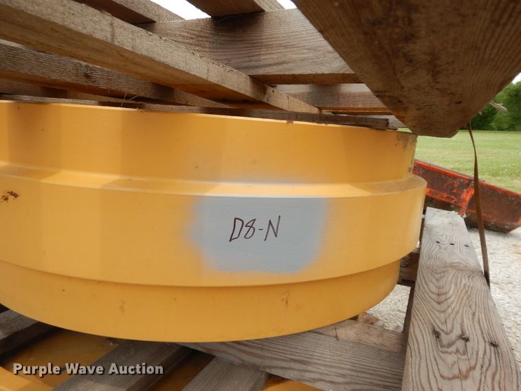 image for item HP9603 Caterpillar D8N  idlers