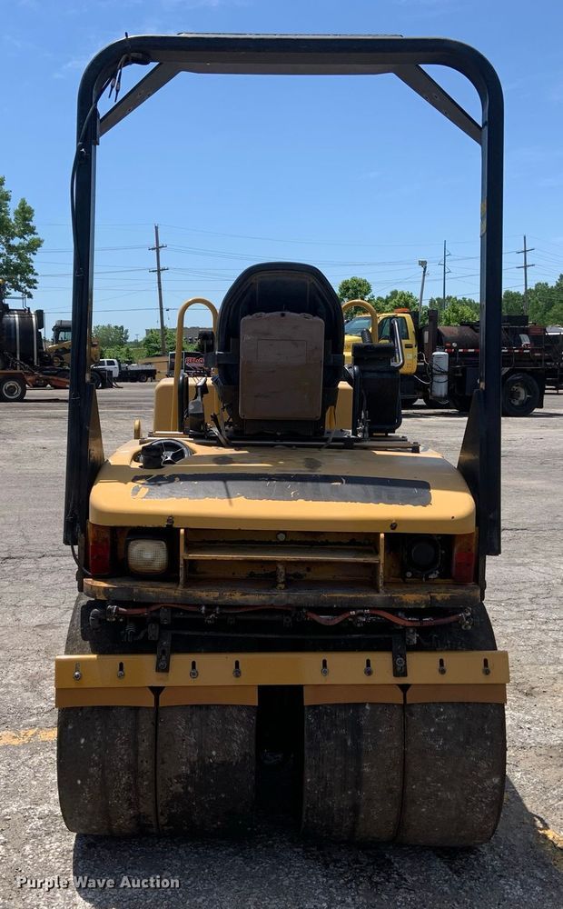 image for item IF9254 2010 Caterpillar CC34  single drum roller