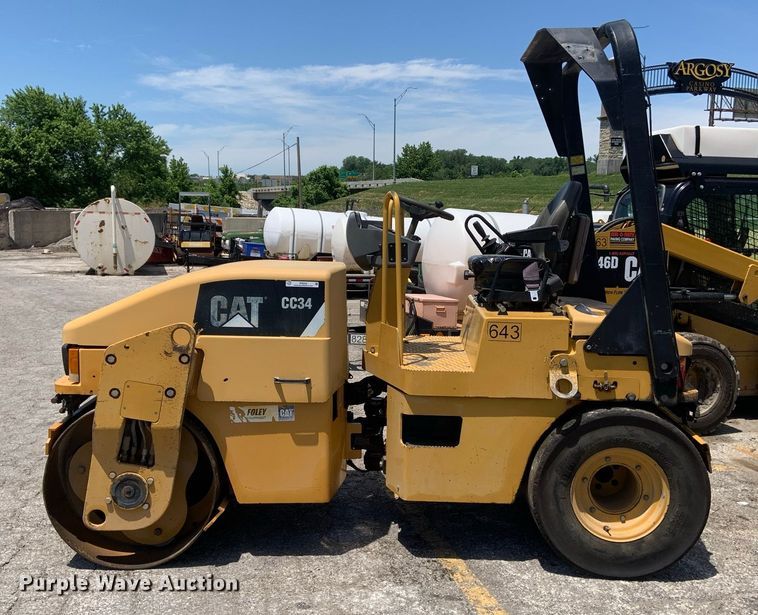 image for item IF9254 2010 Caterpillar CC34  single drum roller