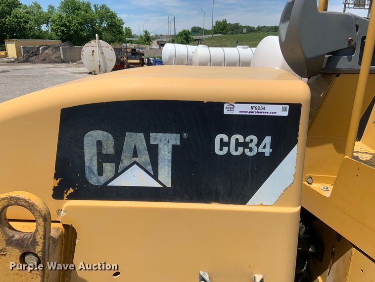 image for item IF9254 2010 Caterpillar CC34  single drum roller