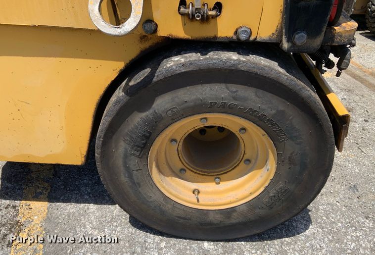 image for item IF9254 2010 Caterpillar CC34  single drum roller