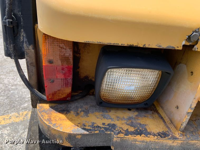 image for item IF9254 2010 Caterpillar CC34  single drum roller