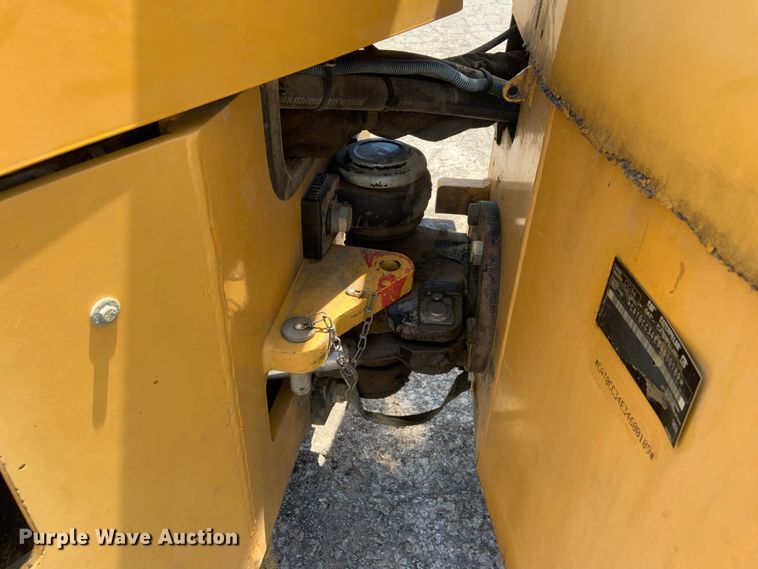 image for item IF9254 2010 Caterpillar CC34  single drum roller