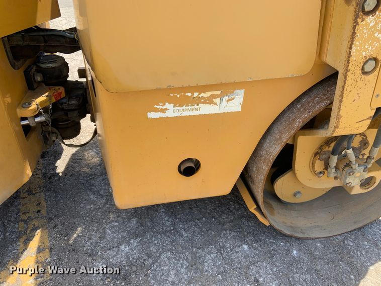 image for item IF9254 2010 Caterpillar CC34  single drum roller