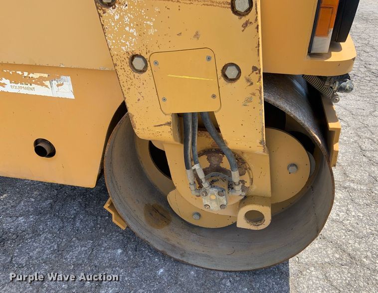 image for item IF9254 2010 Caterpillar CC34  single drum roller