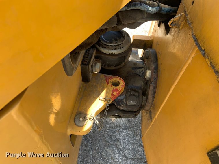 image for item IF9254 2010 Caterpillar CC34  single drum roller