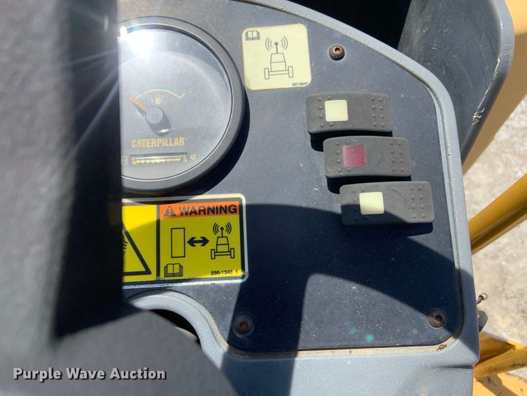 image for item IF9254 2010 Caterpillar CC34  single drum roller