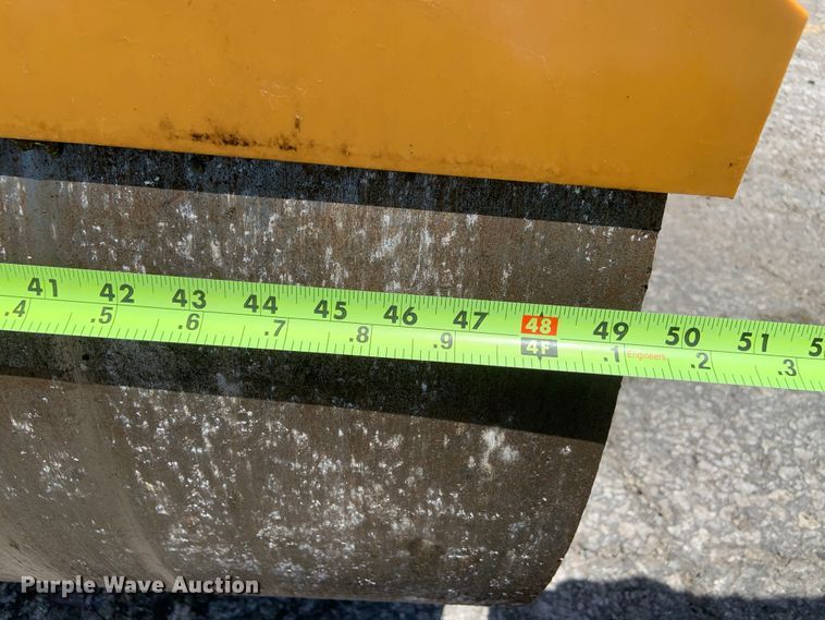 image for item IF9254 2010 Caterpillar CC34  single drum roller