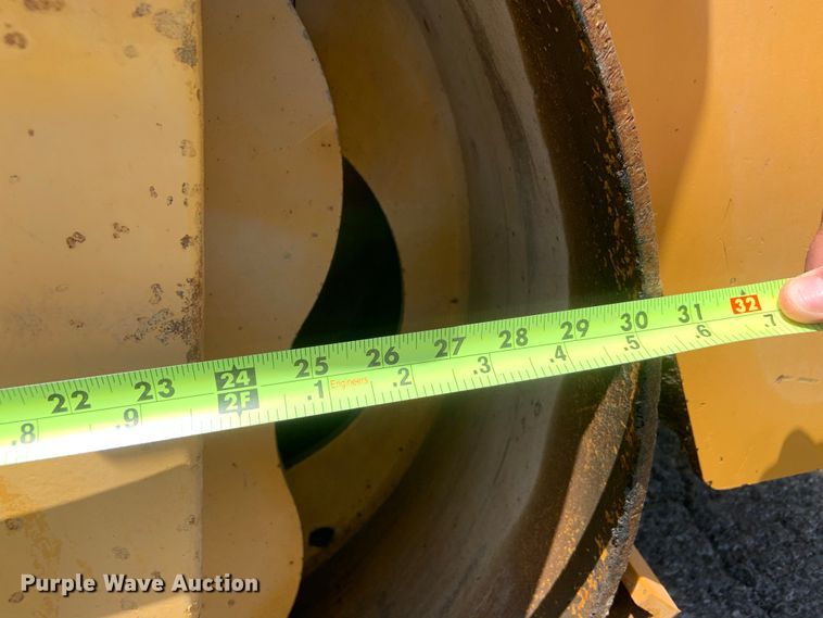 image for item IF9254 2010 Caterpillar CC34  single drum roller