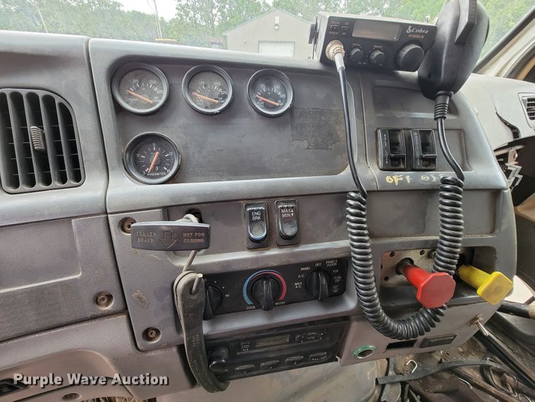 image for item IF9843 1999 Sterling A9500  roll-off container truck