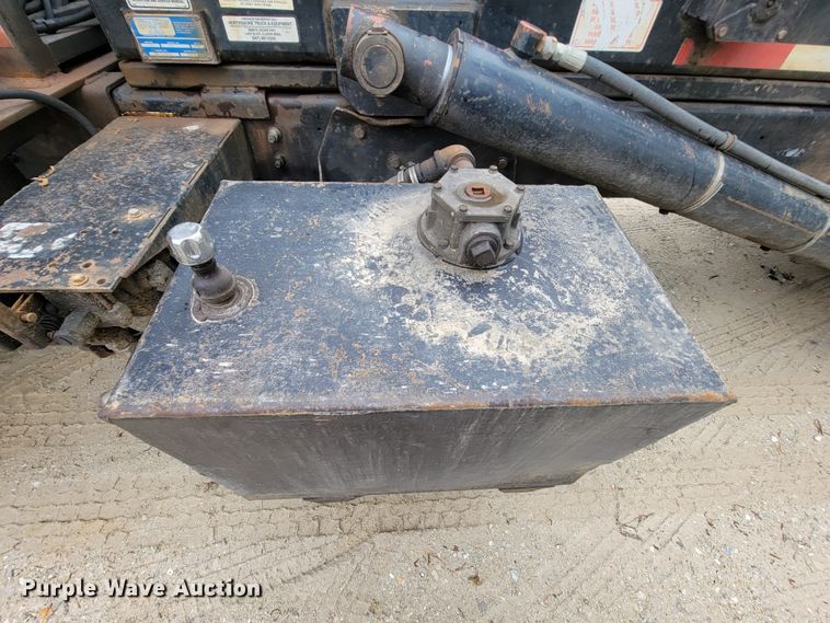 image for item IF9843 1999 Sterling A9500  roll-off container truck