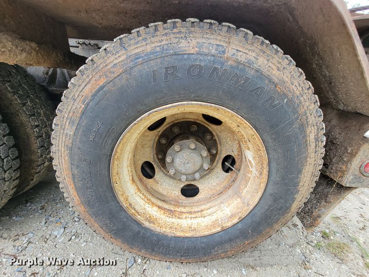 image for item IF9843 1999 Sterling A9500  roll-off container truck