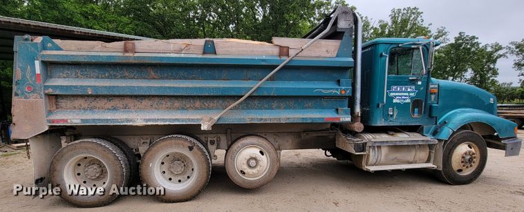 image for item IF9845 1994 International 9400  dump truck