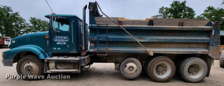 image for item IF9845 1994 International 9400  dump truck