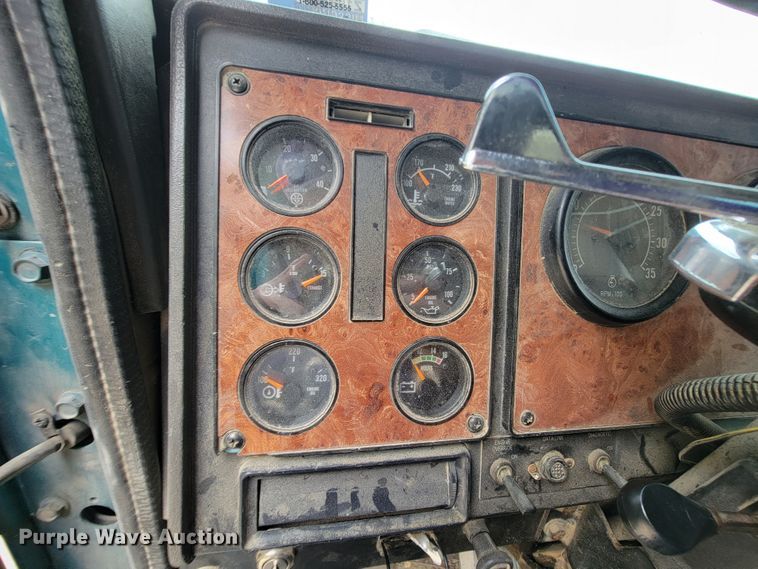 image for item IF9845 1994 International 9400  dump truck