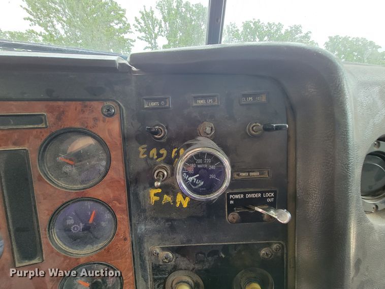 image for item IF9845 1994 International 9400  dump truck