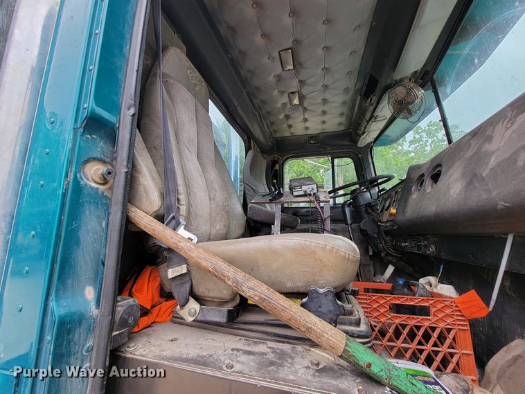 image for item IF9845 1994 International 9400  dump truck