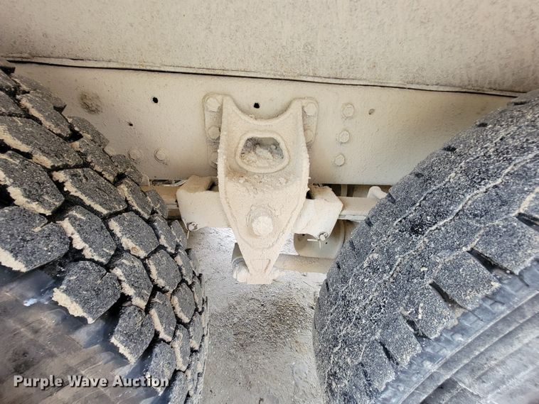 image for item IF9845 1994 International 9400  dump truck