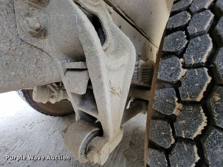 image for item IF9845 1994 International 9400  dump truck