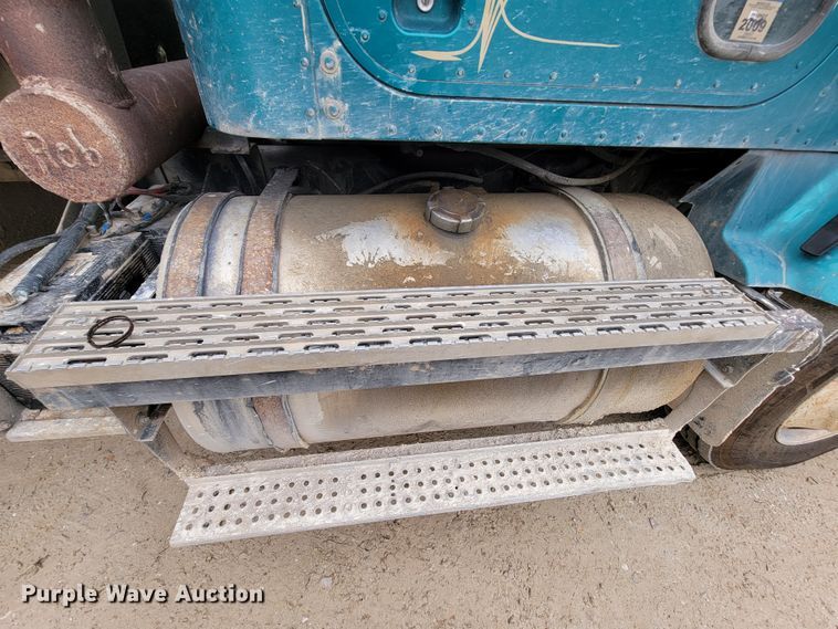 image for item IF9845 1994 International 9400  dump truck