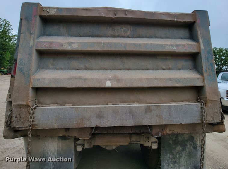 image for item IF9845 1994 International 9400  dump truck