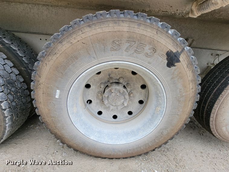 image for item IF9845 1994 International 9400  dump truck