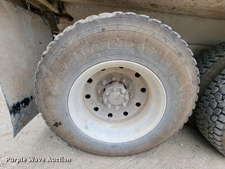 image for item IF9845 1994 International 9400  dump truck