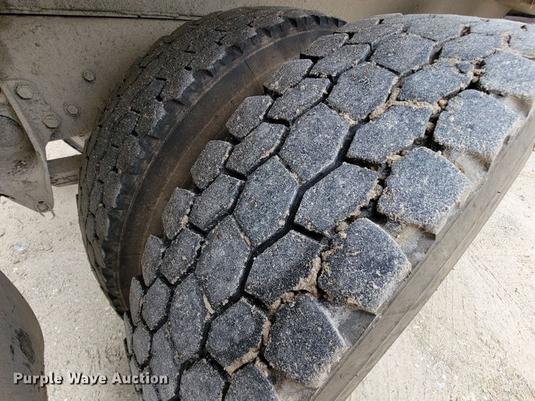 image for item IF9845 1994 International 9400  dump truck