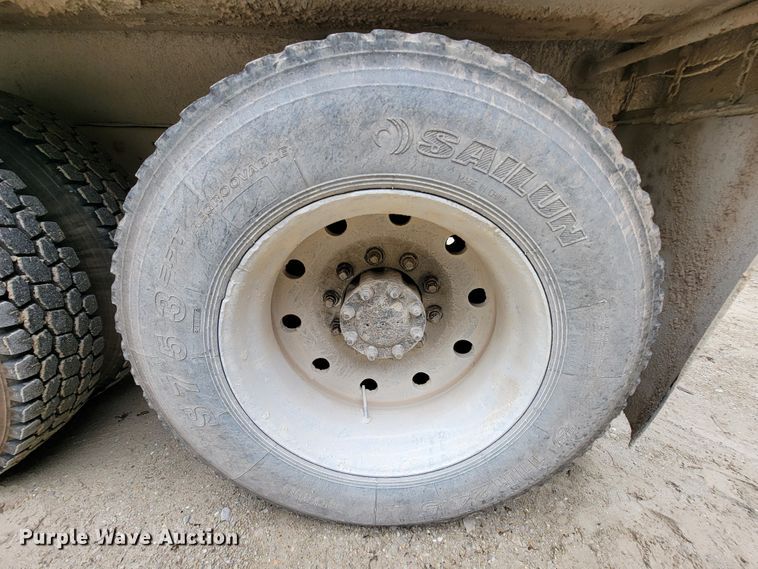 image for item IF9845 1994 International 9400  dump truck