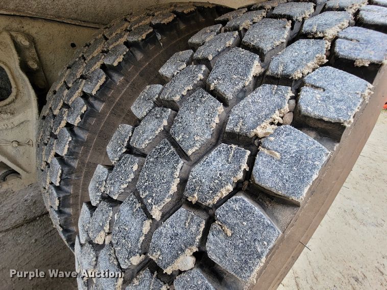 image for item IF9845 1994 International 9400  dump truck