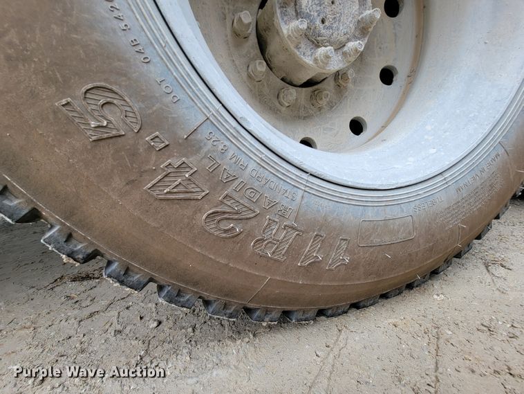 image for item IF9845 1994 International 9400  dump truck