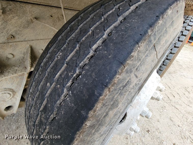 image for item IF9845 1994 International 9400  dump truck