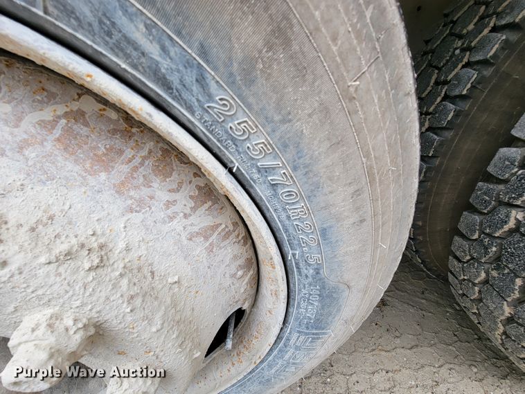 image for item IF9845 1994 International 9400  dump truck