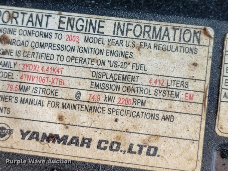 image for item IF9868 2004 Mustang MTL25  tracked skid steer loader