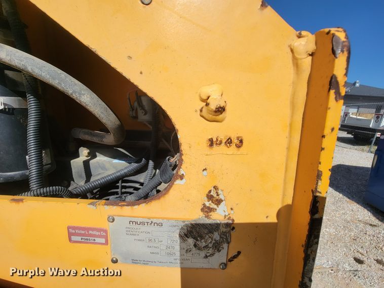 image for item IF9868 2004 Mustang MTL25  tracked skid steer loader