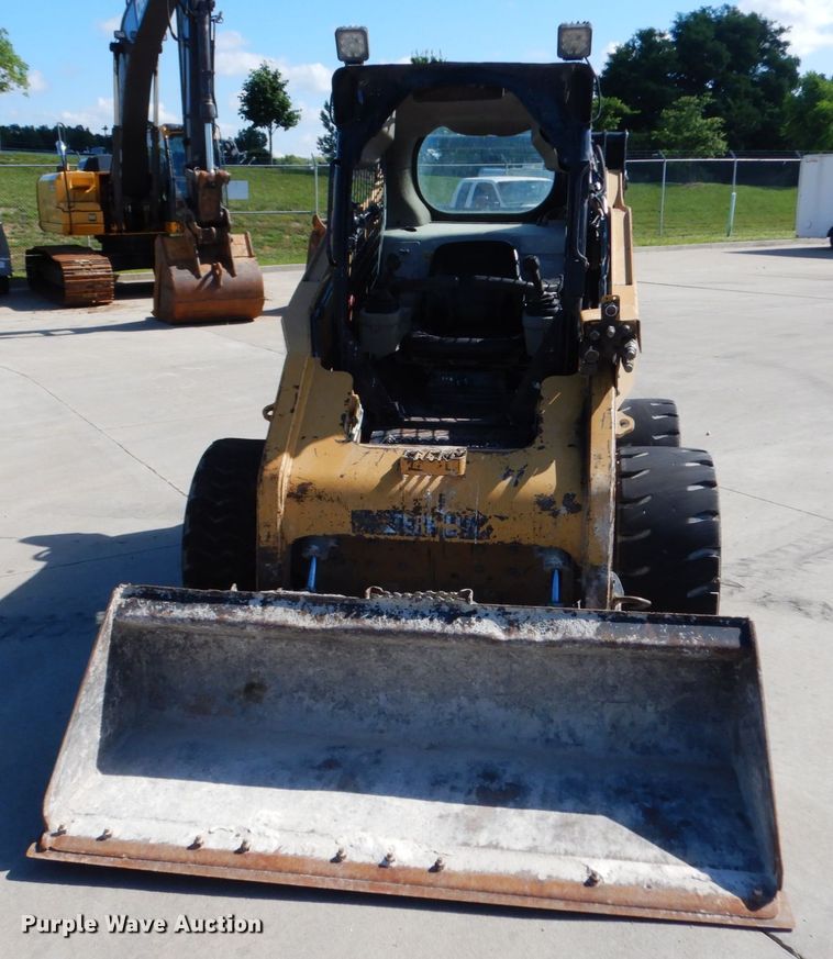 image for item II9497 2007 Caterpillar 262C  skid steer loader