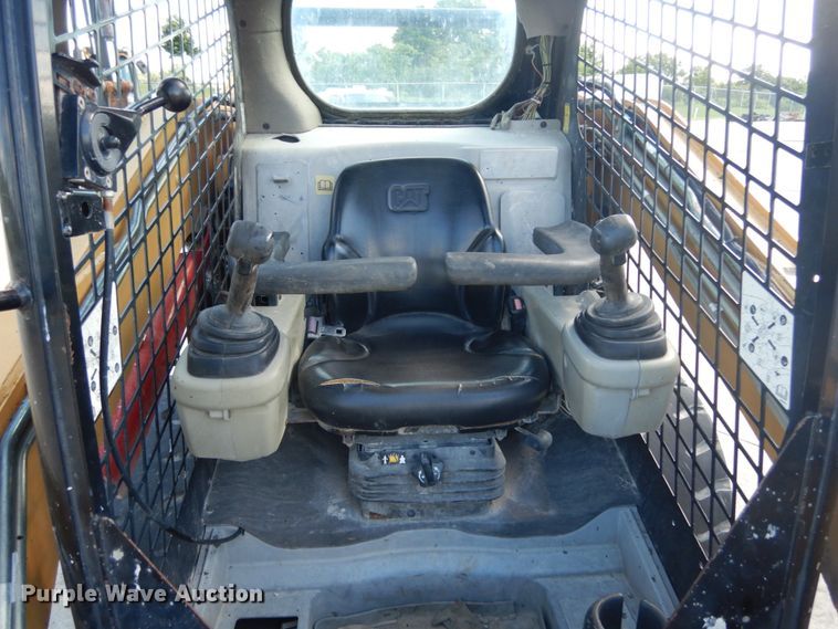 image for item II9497 2007 Caterpillar 262C  skid steer loader
