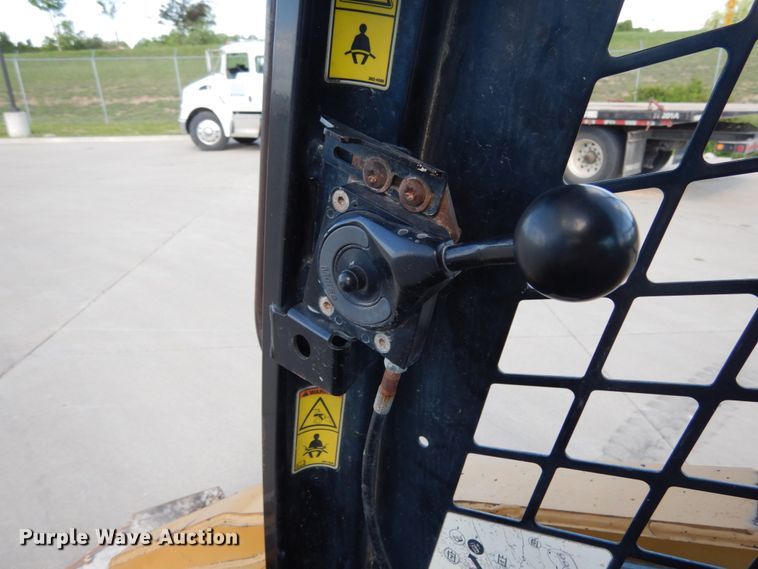 image for item II9497 2007 Caterpillar 262C  skid steer loader