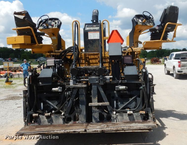 image for item II9514 2005 Caterpillar AP-655C  paver
