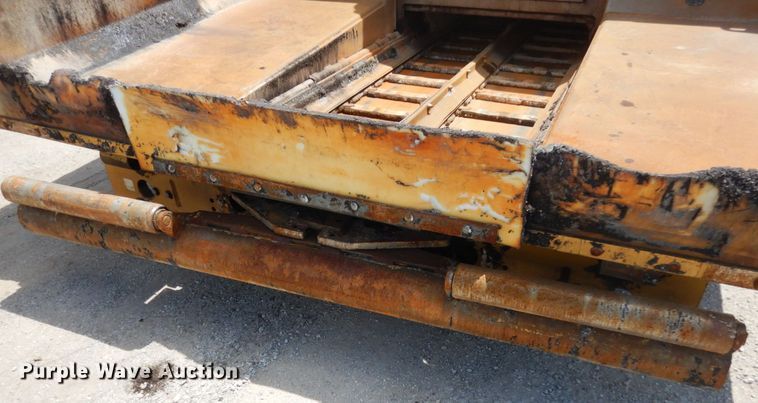 image for item II9514 2005 Caterpillar AP-655C  paver