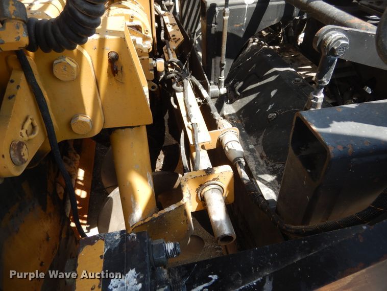 image for item II9514 2005 Caterpillar AP-655C  paver