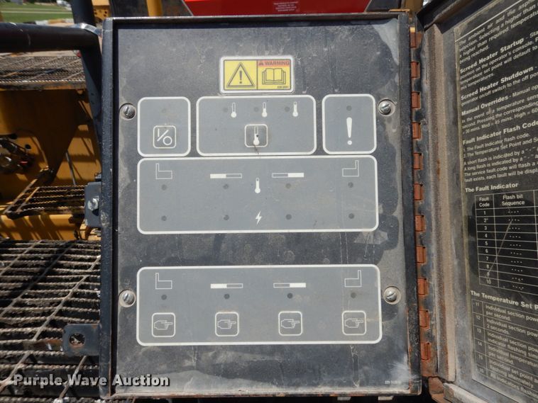 image for item II9514 2005 Caterpillar AP-655C  paver